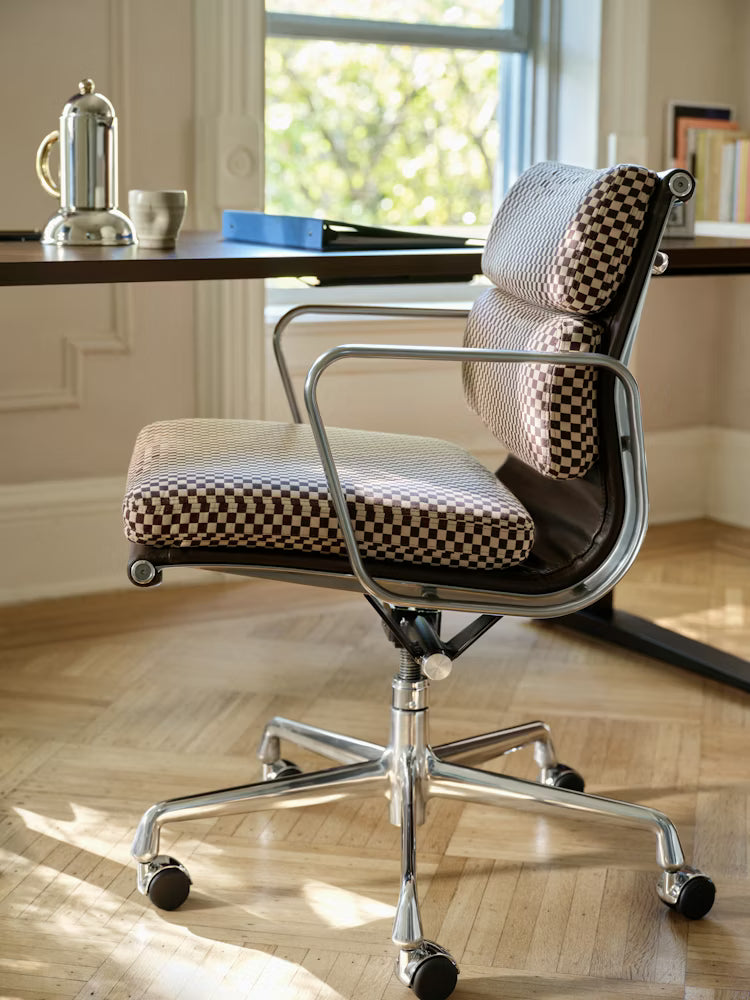 Eamesยฎ Soft Pad Chair