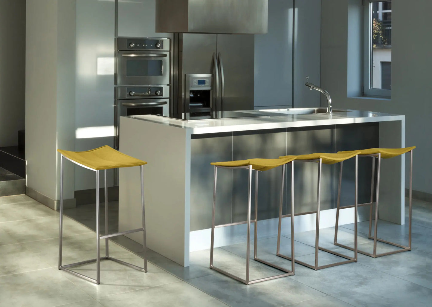 Bocca Stool