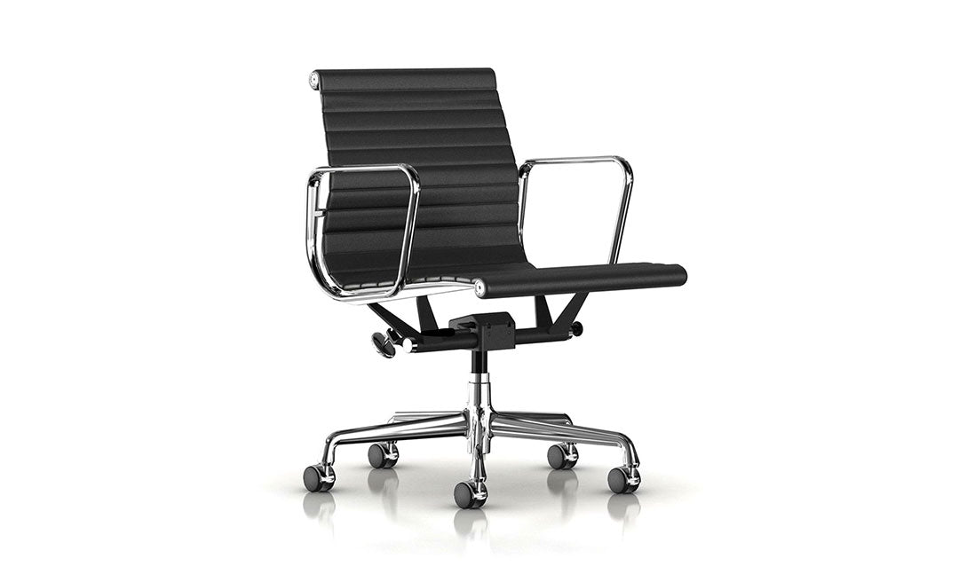 Eames® Aluminum Group Management Chair