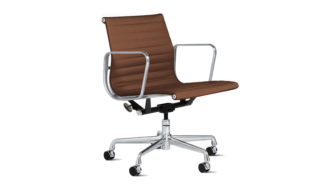 Eames® Aluminum Group Management Chair