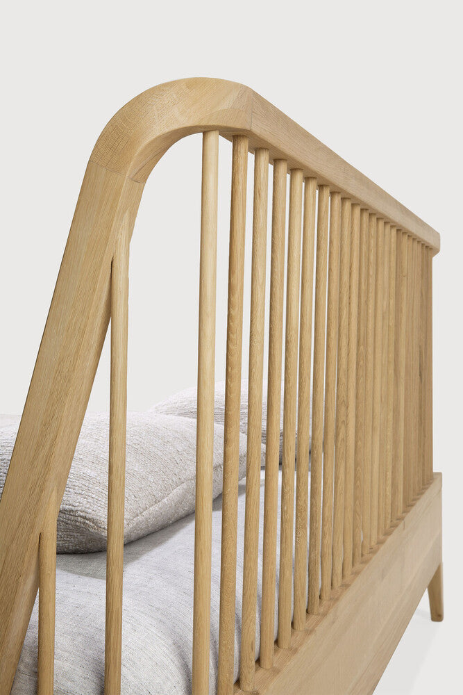 Spindle Oak Bed
