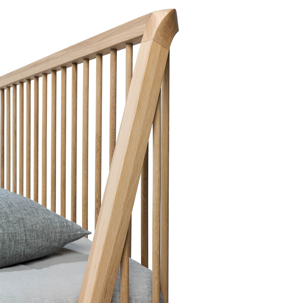 Spindle Oak Bed
