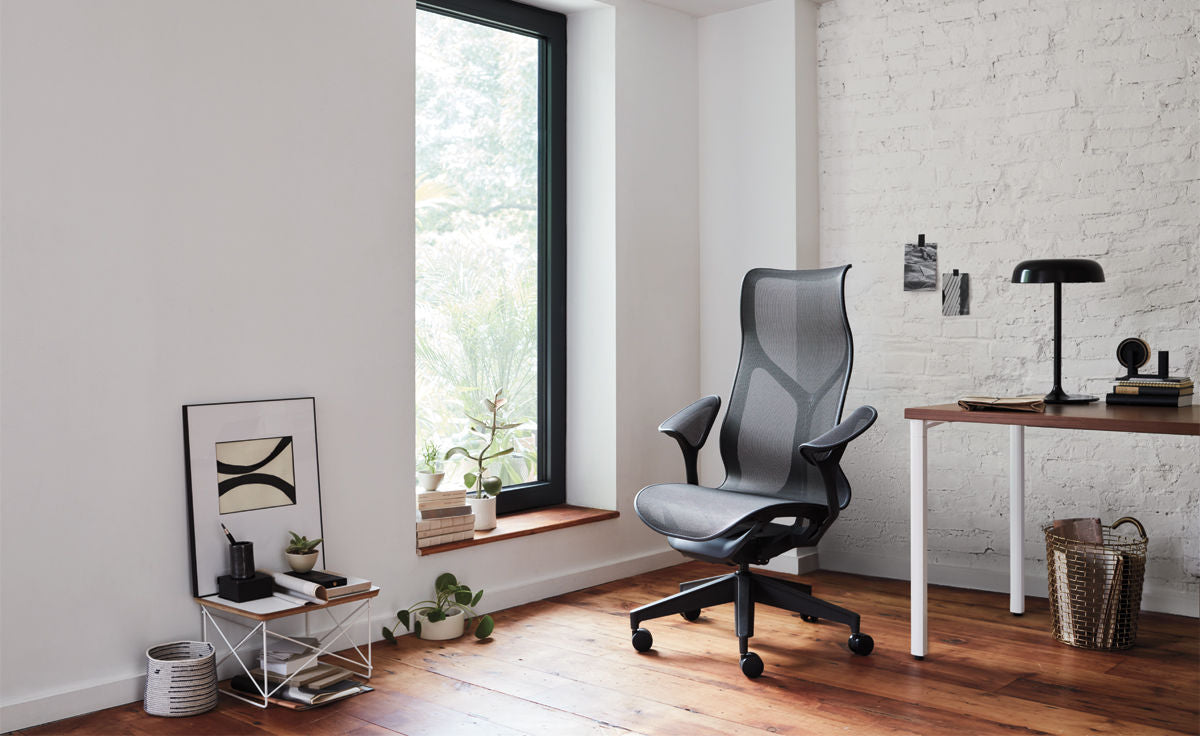 Ode® desk lamp