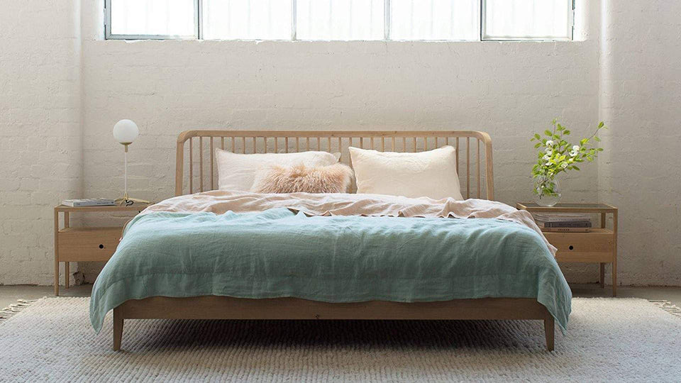 Spindle Oak Bed