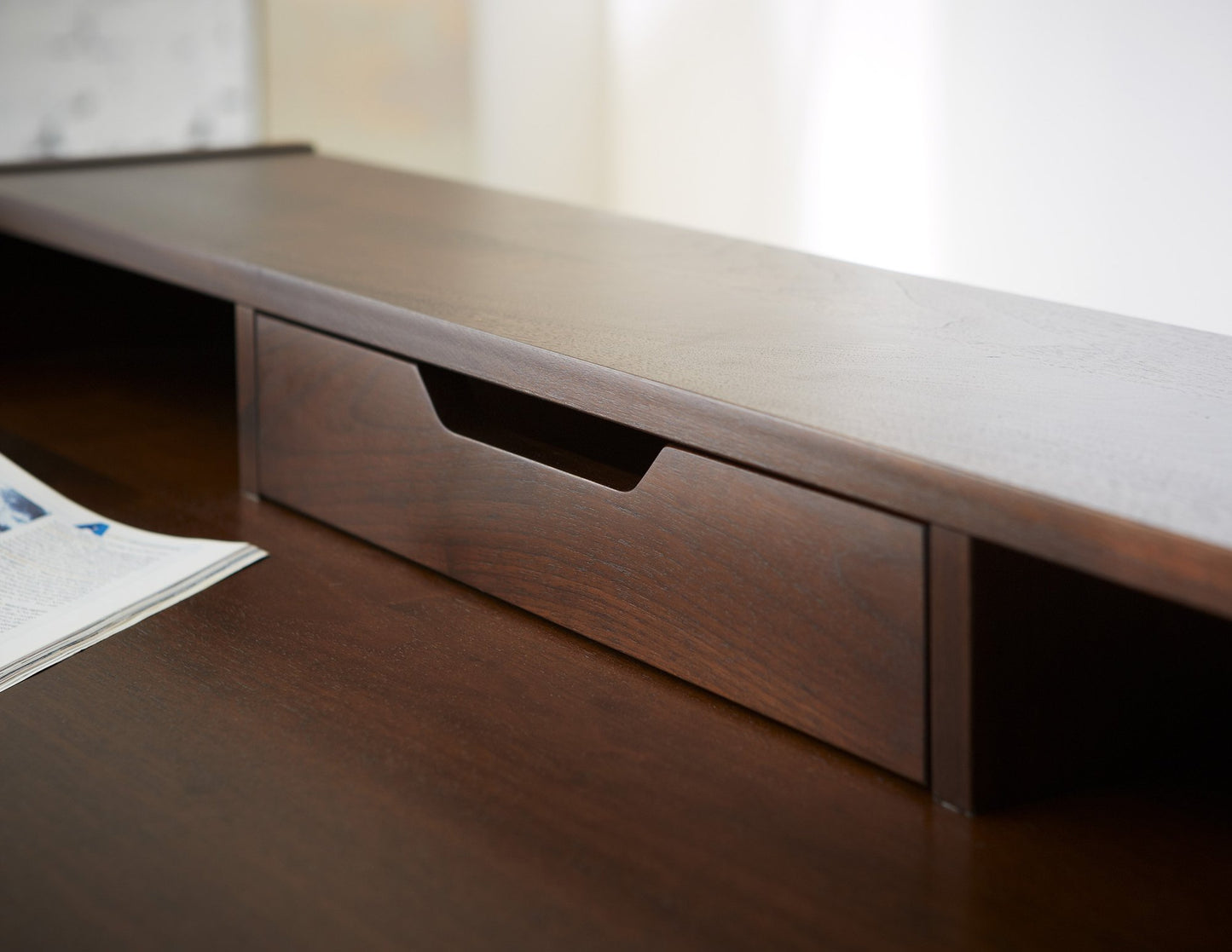 Serra Desk