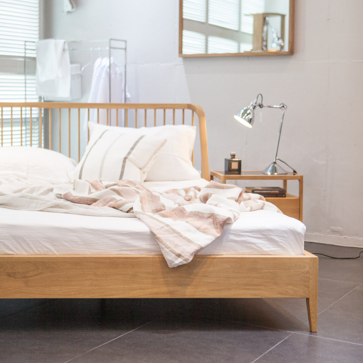 Spindle Oak Bed