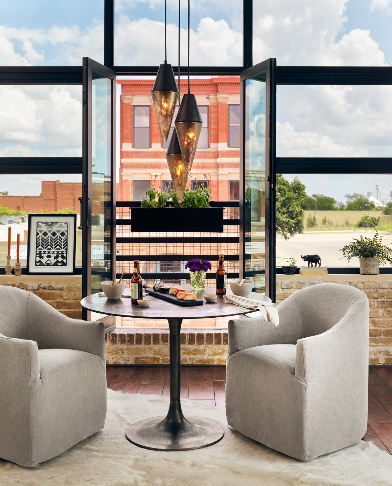 Simone bistro table