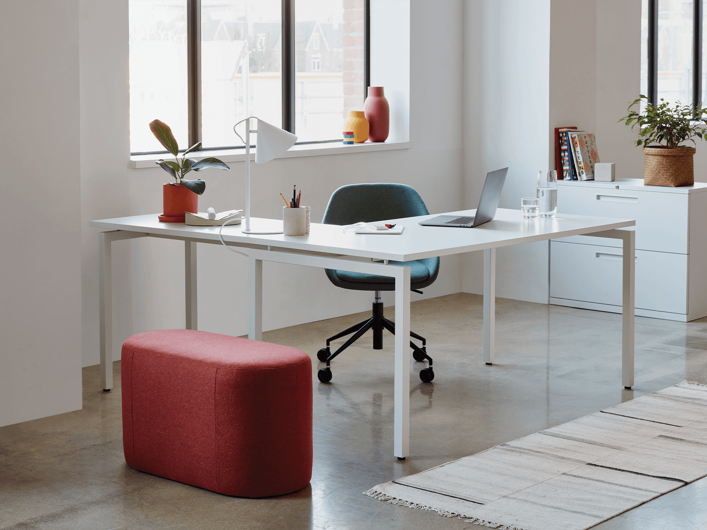 Novah L-Desk