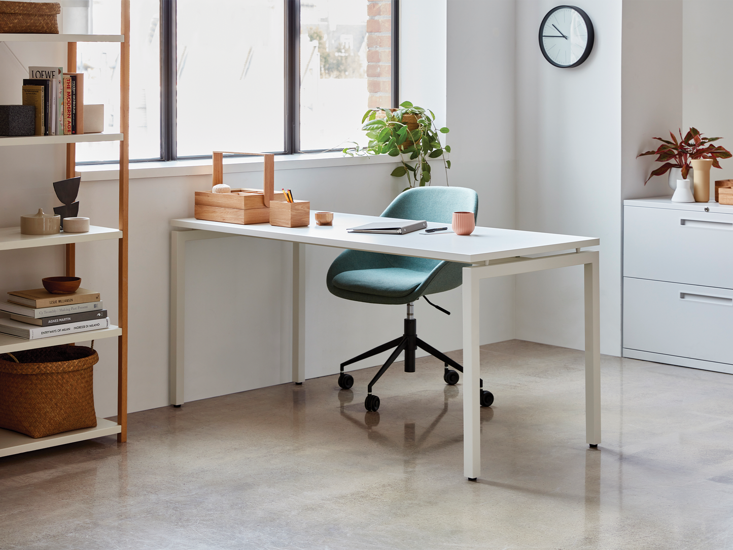 Novah Desk
