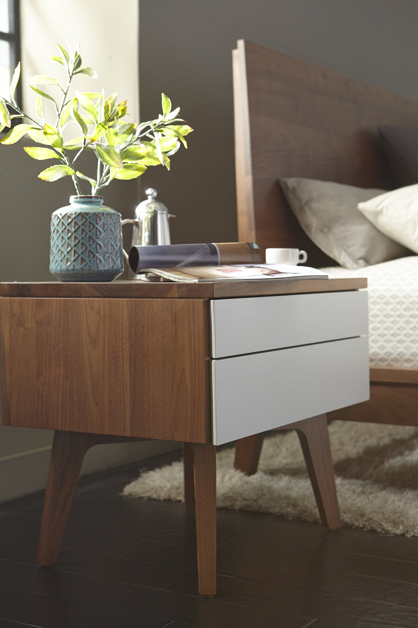 Serra Platform Bed
