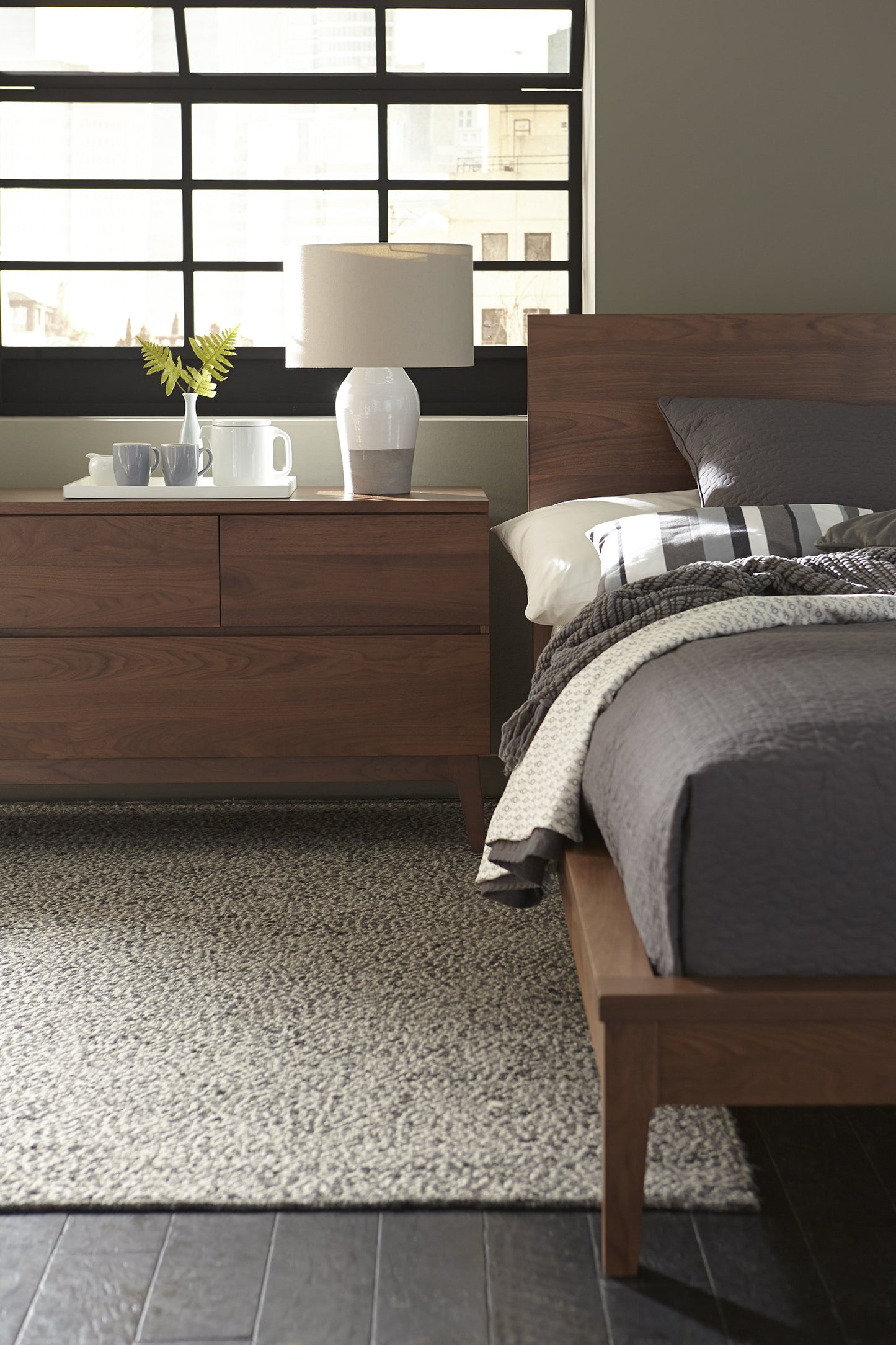 Serra Platform Bed