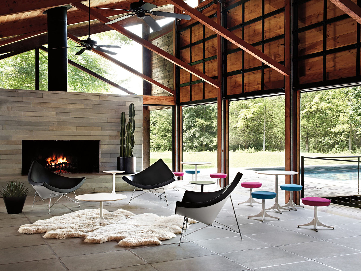 Nelson™ Coconut Lounge Chair