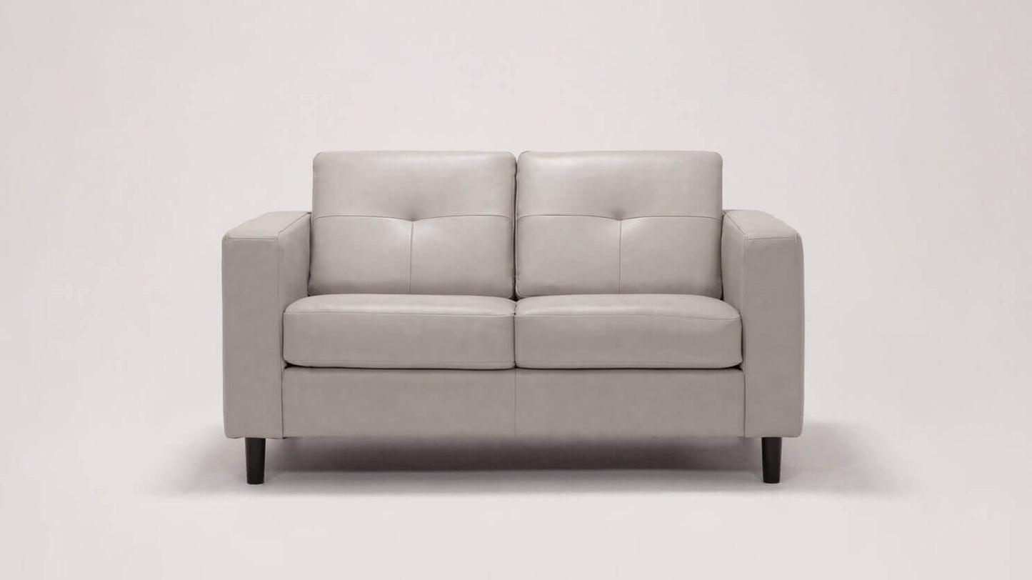 Solo loveseat Leather