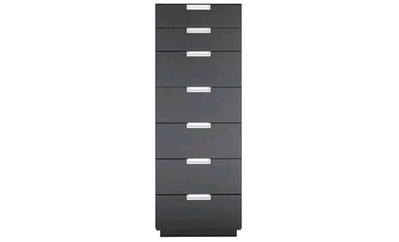 stella narrow chest