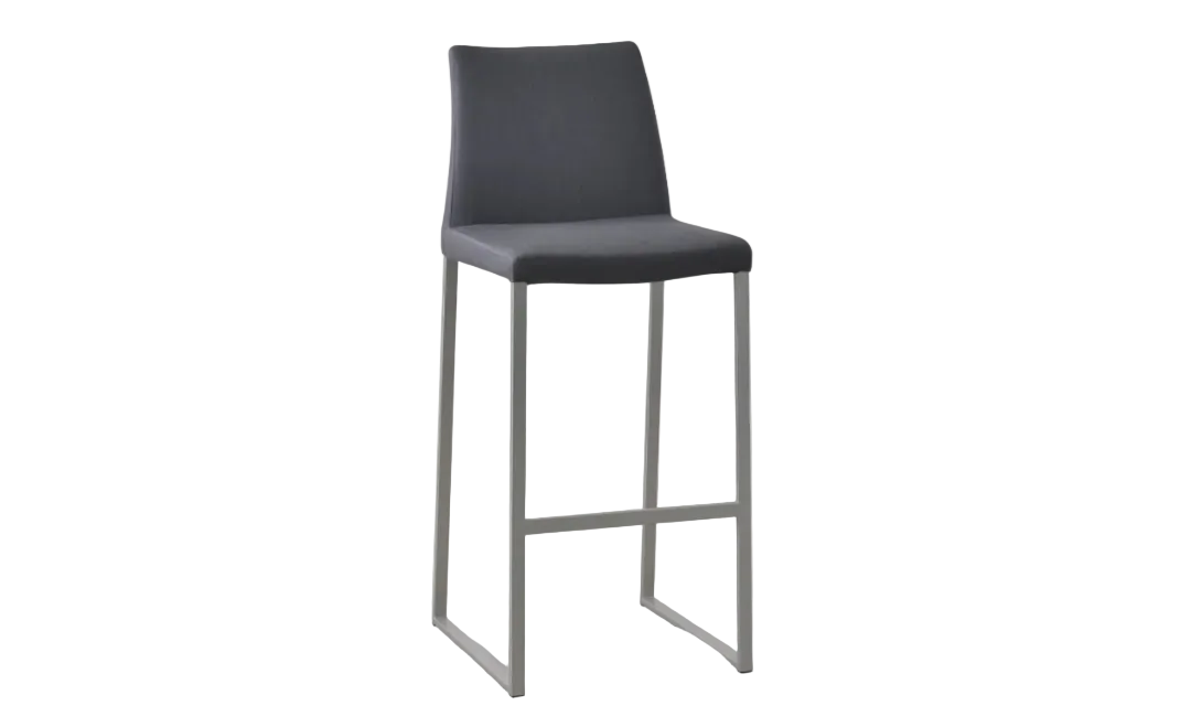 Curvo Stool
