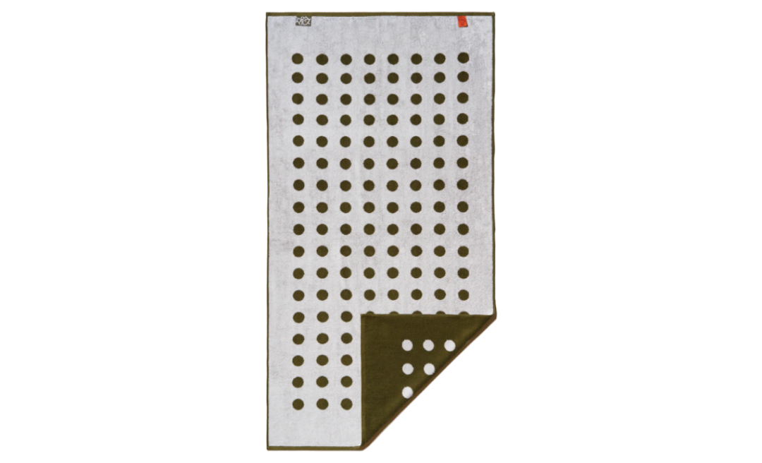 Polka Dot Classic Stretch Towel