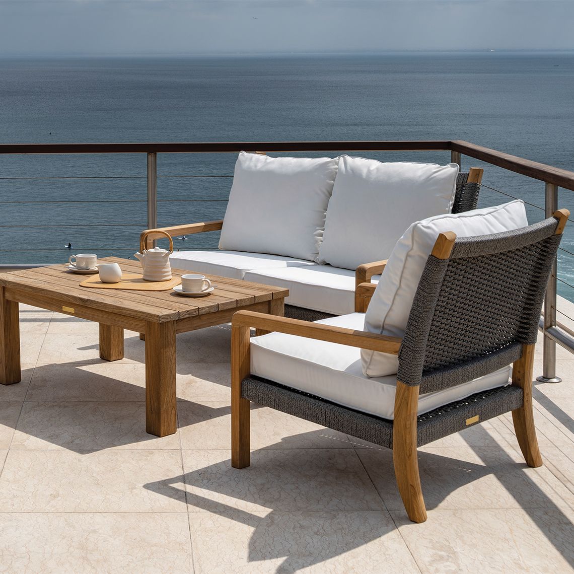 Hudson Settee