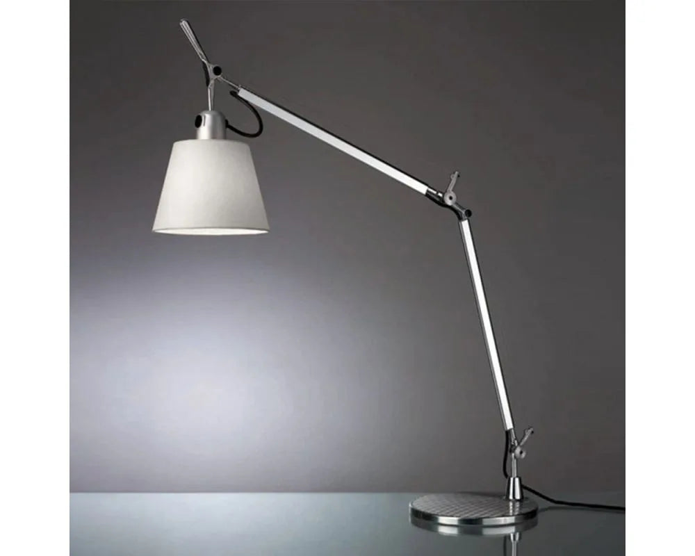 Tolomeo table with shade