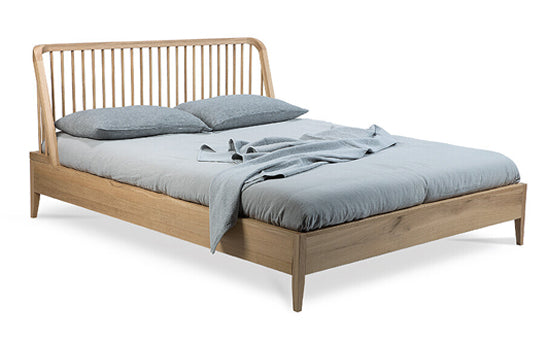 Spindle Oak Bed