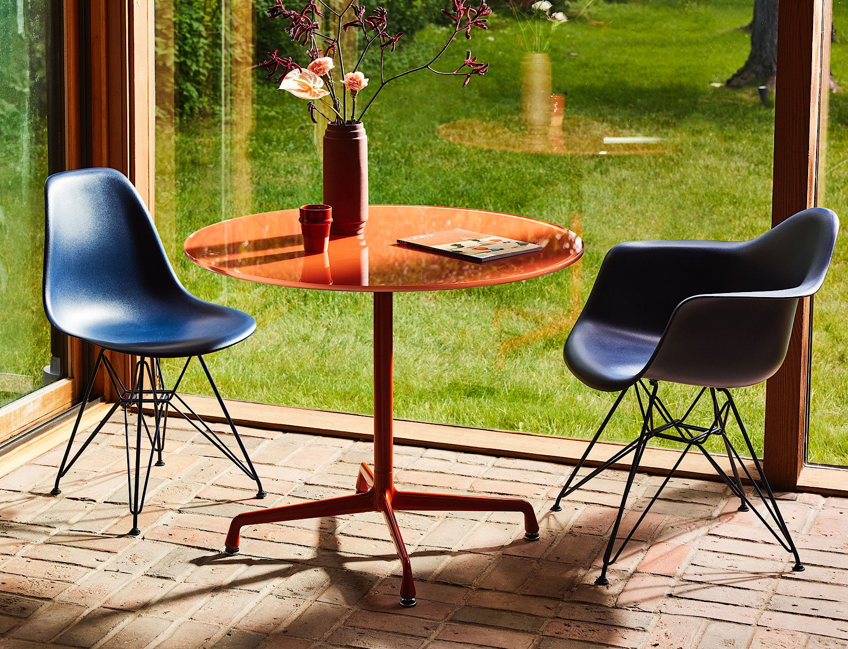 Eames molded best sale side chair